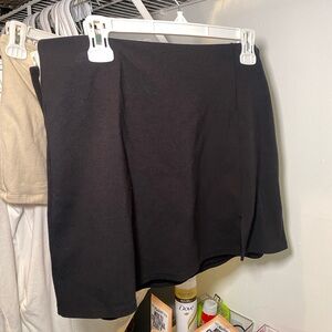 AE Black Skort